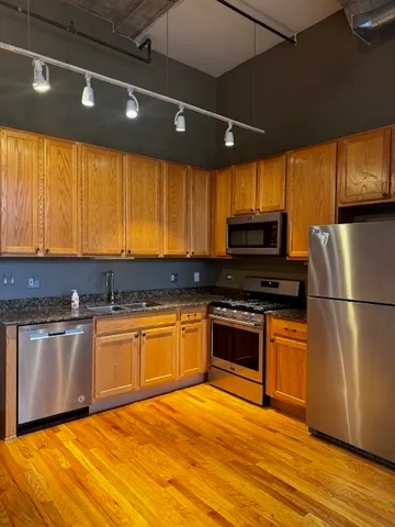 $2,000 | 2001 South Calumet Avenue, Unit 311, Chicago, IL 60616