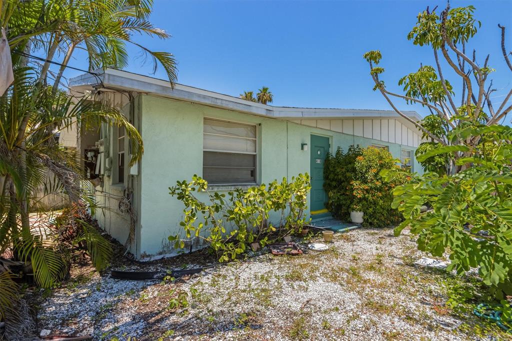 411 Alamanda Road Anna Maria, FL 34216 - Photo 8 of 41