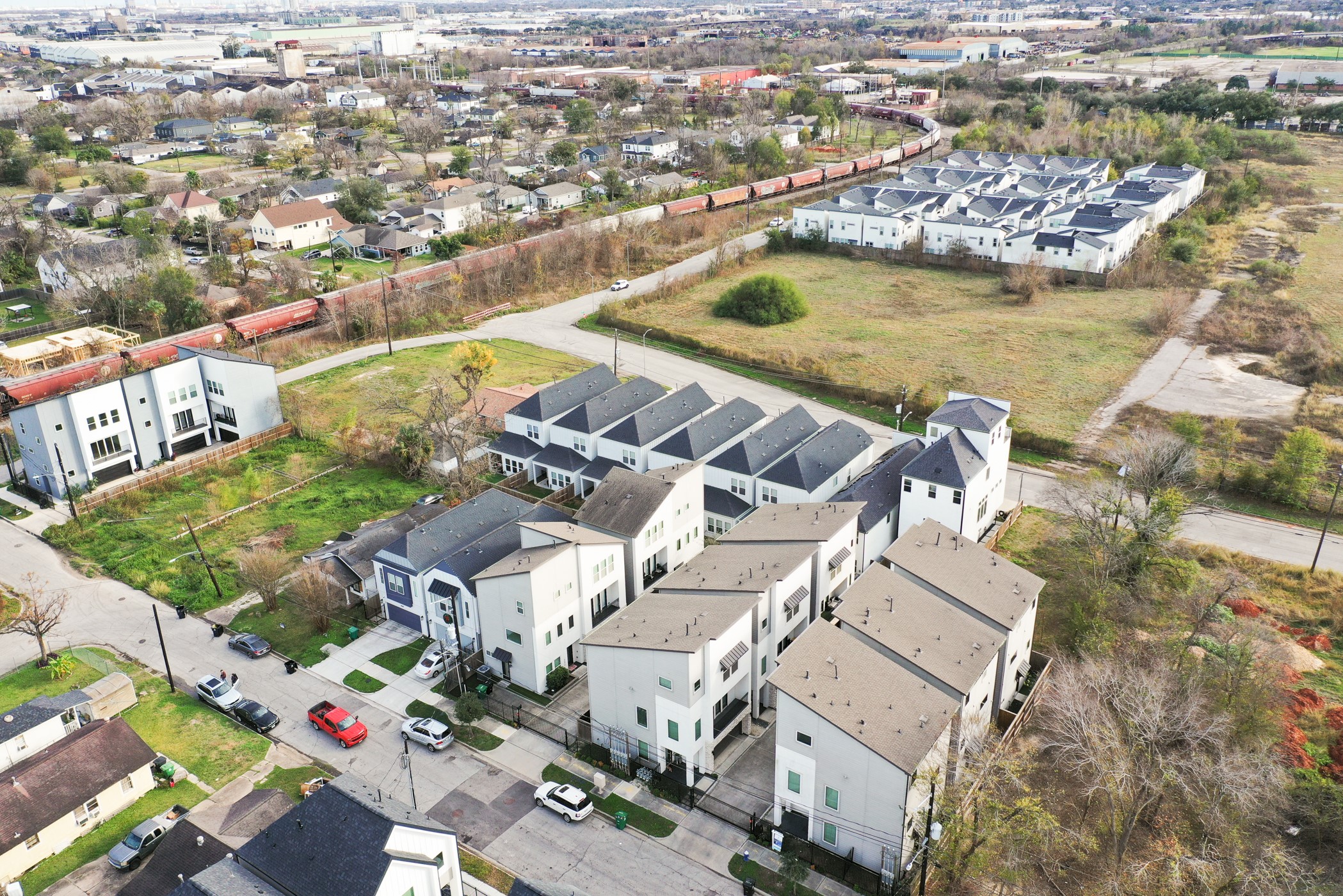 4032 Buck Street, Unit A Houston, TX 77020 - Photo 38 of 39 an aerial view of residential houses with outdoor space