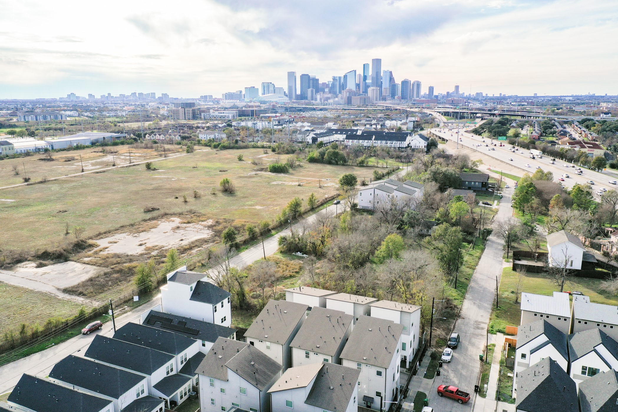 4032 Buck Street, Unit A Houston, TX 77020 - Photo 39 of 39 a view of city and ocean