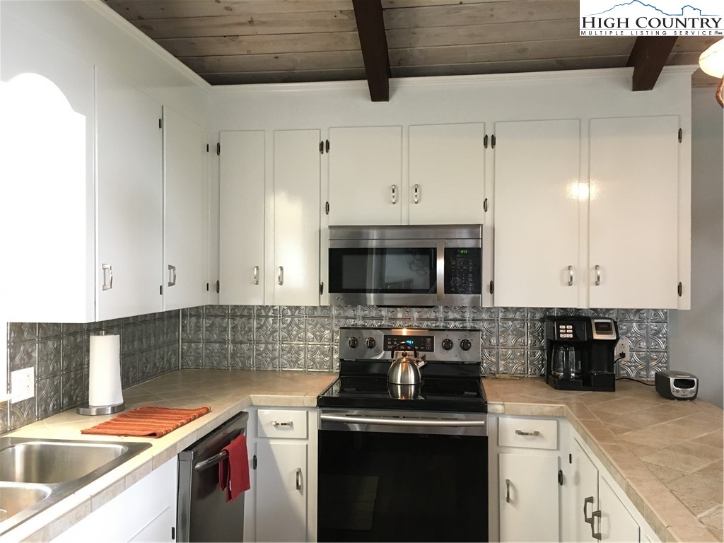 193 Rabbit Run Glade Valley, NC 28627 - Photo 8 of 17 Gallery Image 8