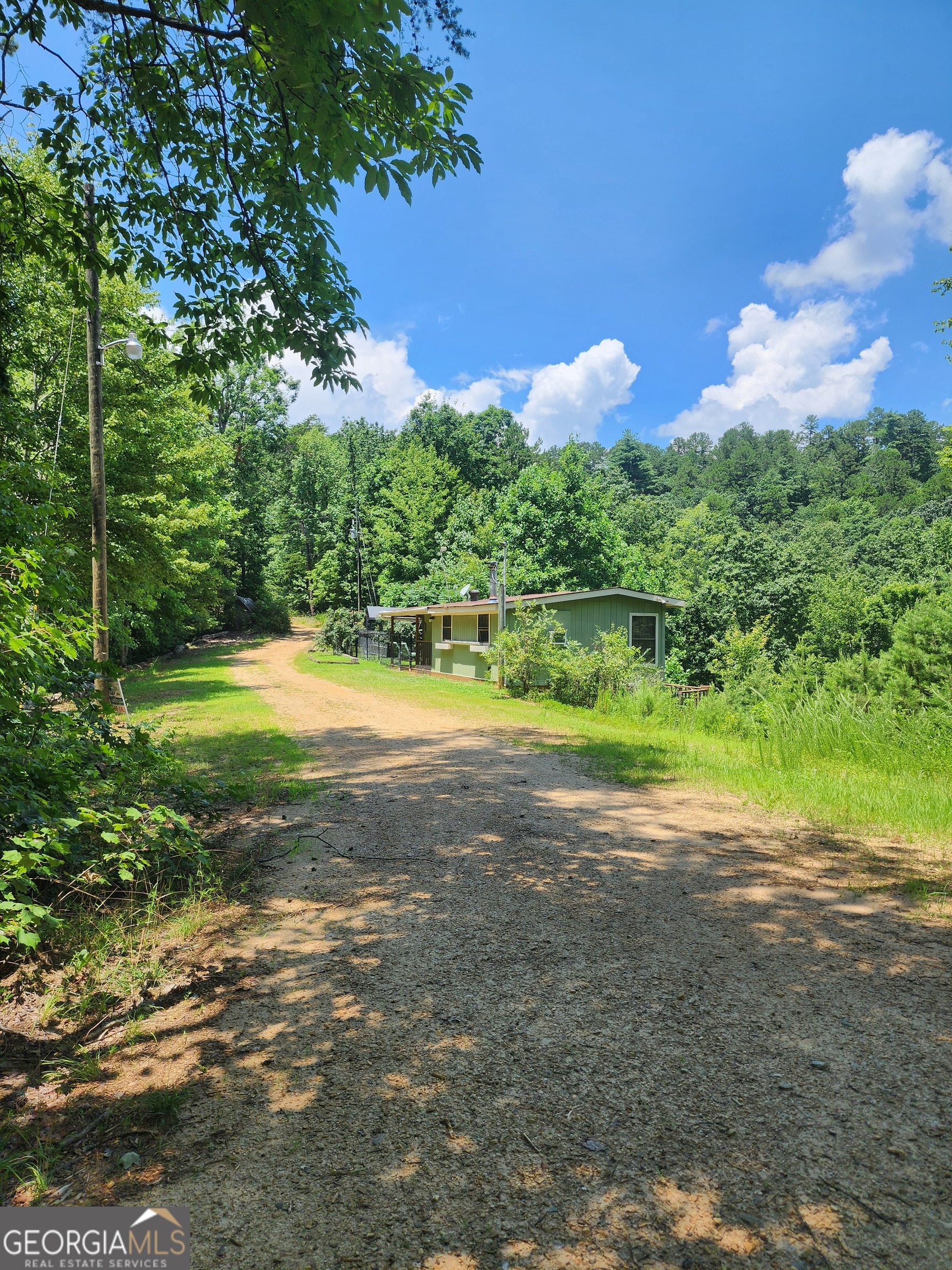 568 Yonah Lake Road Toccoa, GA 30577 - Photo 2 of 21