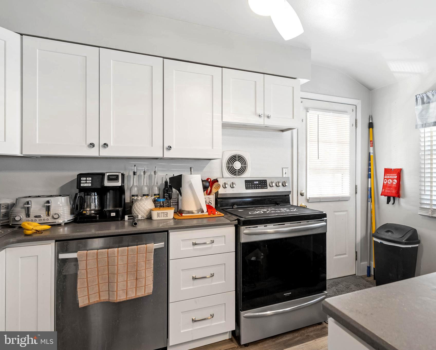 1 Bala Road Newark, DE 19713 - Photo 10 of 44 Beautiful white cabinets