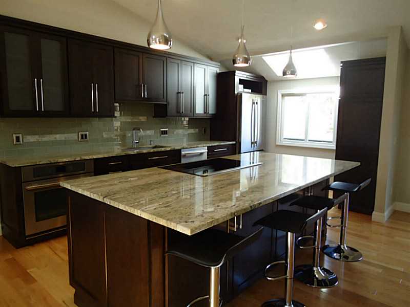 39 Fox Run Cranston, RI 02921 - Photo 10 of 20 Kitchen.