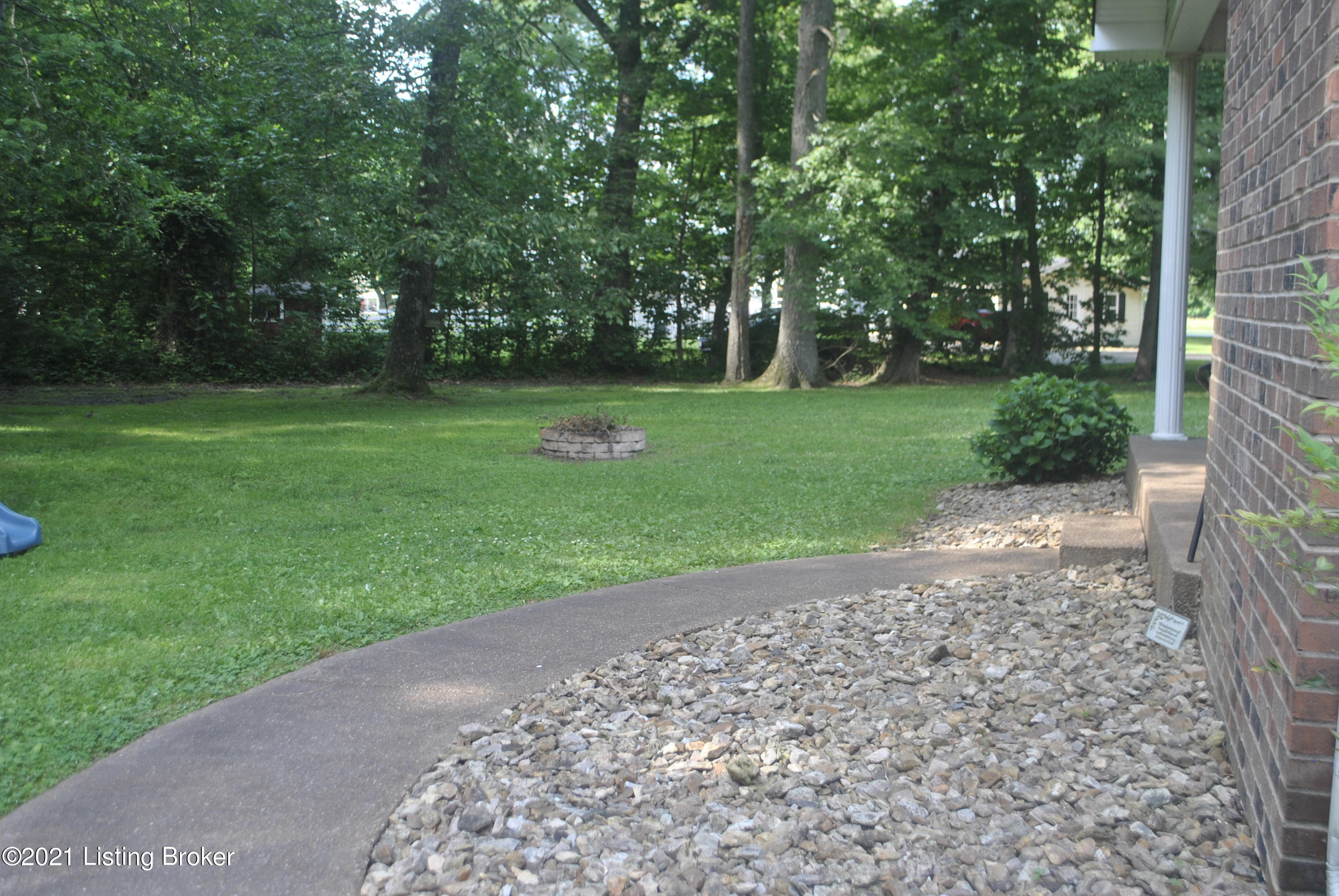 209 Bailey Road Smiths Grove, KY 42171 - Photo 13 of 40 DSC_0422