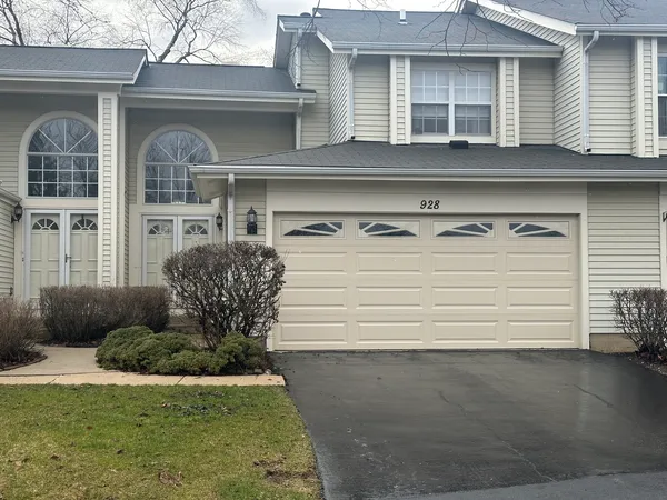 $349,900 | 928 Dighton Lane, Schaumburg, IL 60173