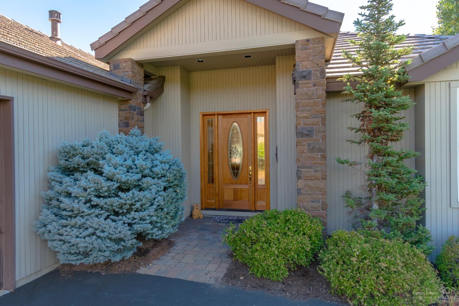 62011 Fall Creek Loop Bend, OR 97702 - Photo 2 of 20 Gallery Image 2