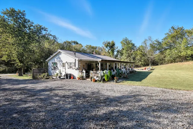 $274,900 | 196 Hartsville Pike, Carthage, TN 37030