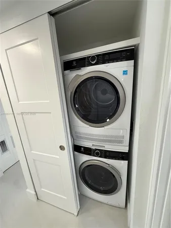 $3,000 | 9915 West Okeechobee Road, Unit 2201, Hialeah Gardens, FL 33016