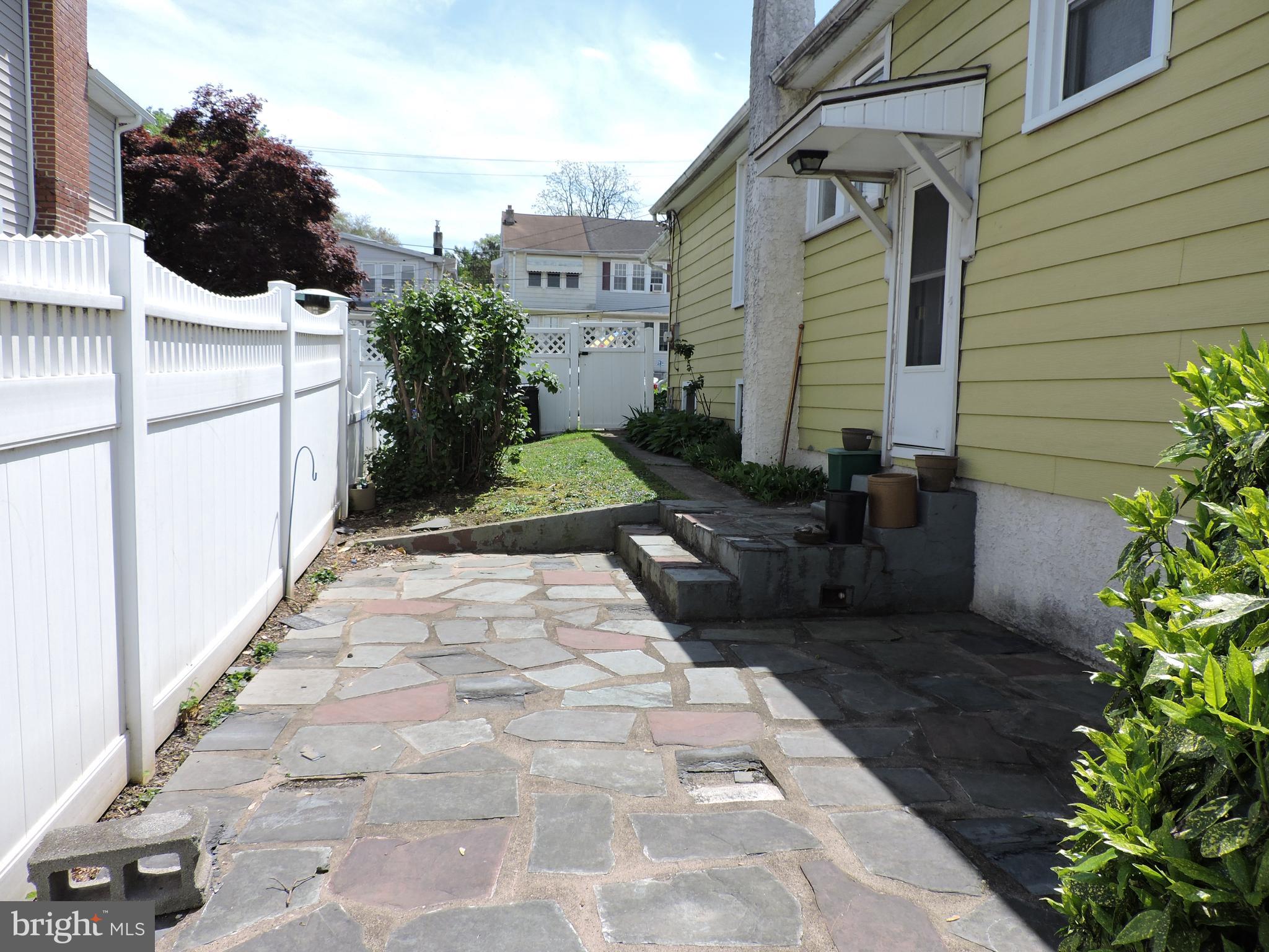 1116 Maple Street Conshohocken, PA 19428 - Photo 5 of 42