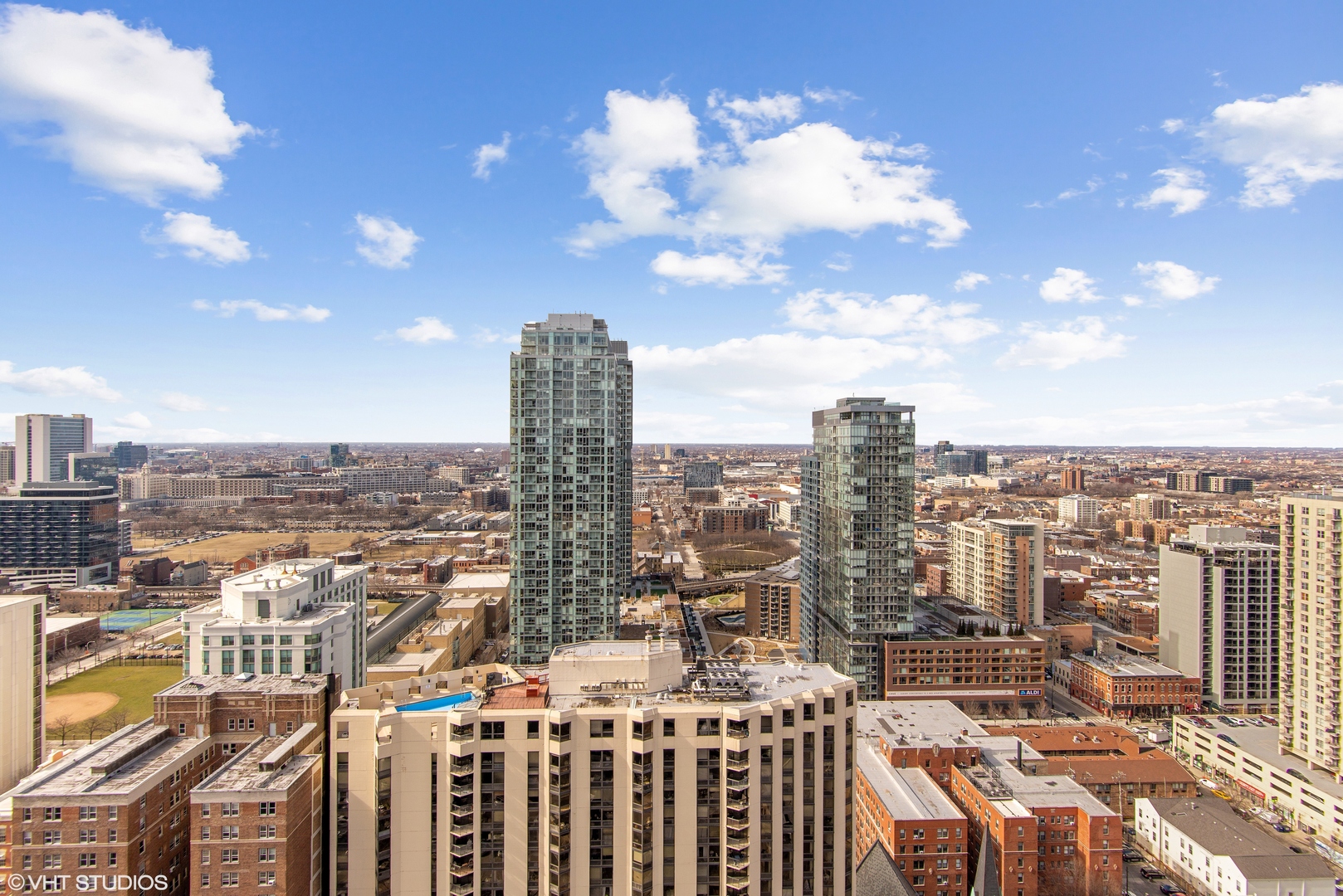 1122 North Clark Street, Unit 3401 Chicago, IL 60610 - Photo 21 of 26 a view of city