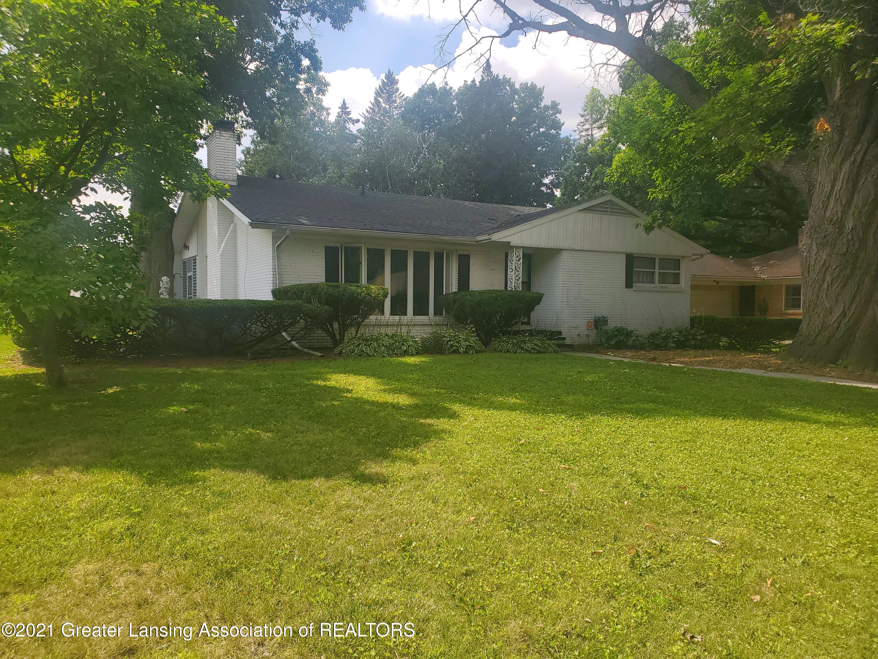 2901 South Cambridge Road Lansing, MI 48911 - Photo 41 of 44 20210818_123059