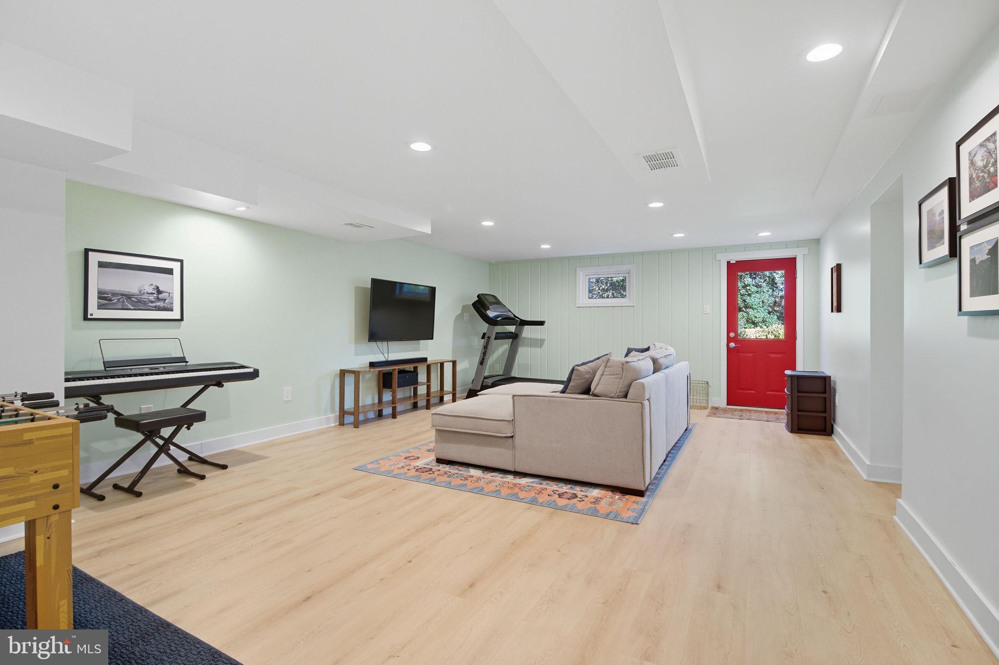 10132 Dallas Avenue Silver Spring, MD 20901 - Photo 16 of 27