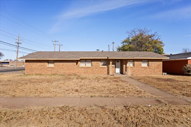 a view of a house with a outdoor space