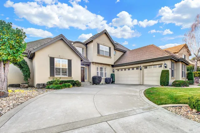 a house view with a outdoor space