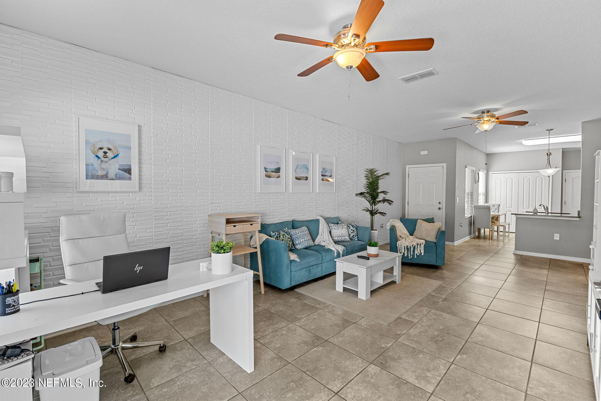 595 Servia Drive St. Johns, FL 32259 - Photo 16 of 56 a living room with furniture