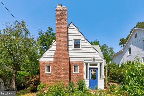 $1,035,000 | 2710 South Joyce Street, Arlington, VA 22202
