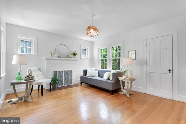 $1,035,000 | 2710 South Joyce Street, Arlington, VA 22202