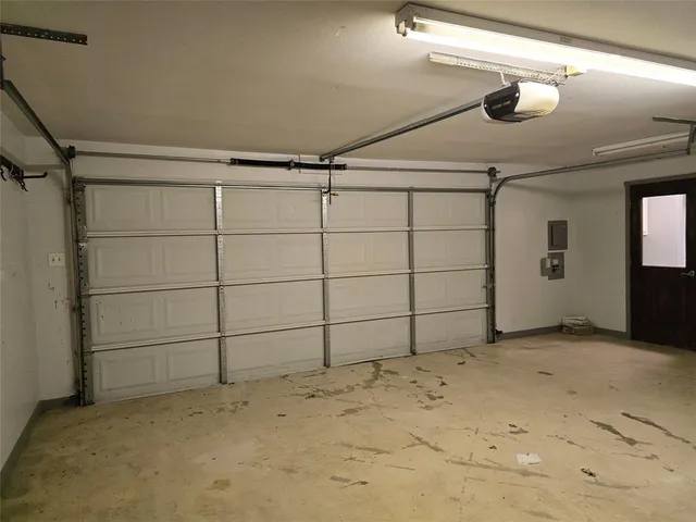 $3,100 | 2822 Oak Forest Drive, Grapevine, TX 76051