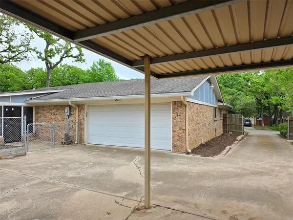 $2,700 | 2822 Oak Forest Drive, Grapevine, TX 76051