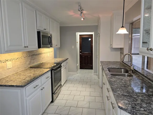 $3,100 | 2822 Oak Forest Drive, Grapevine, TX 76051