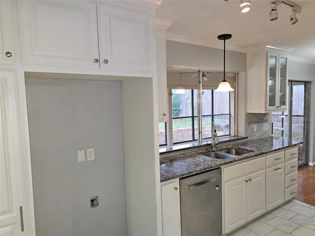 $3,100 | 2822 Oak Forest Drive, Grapevine, TX 76051