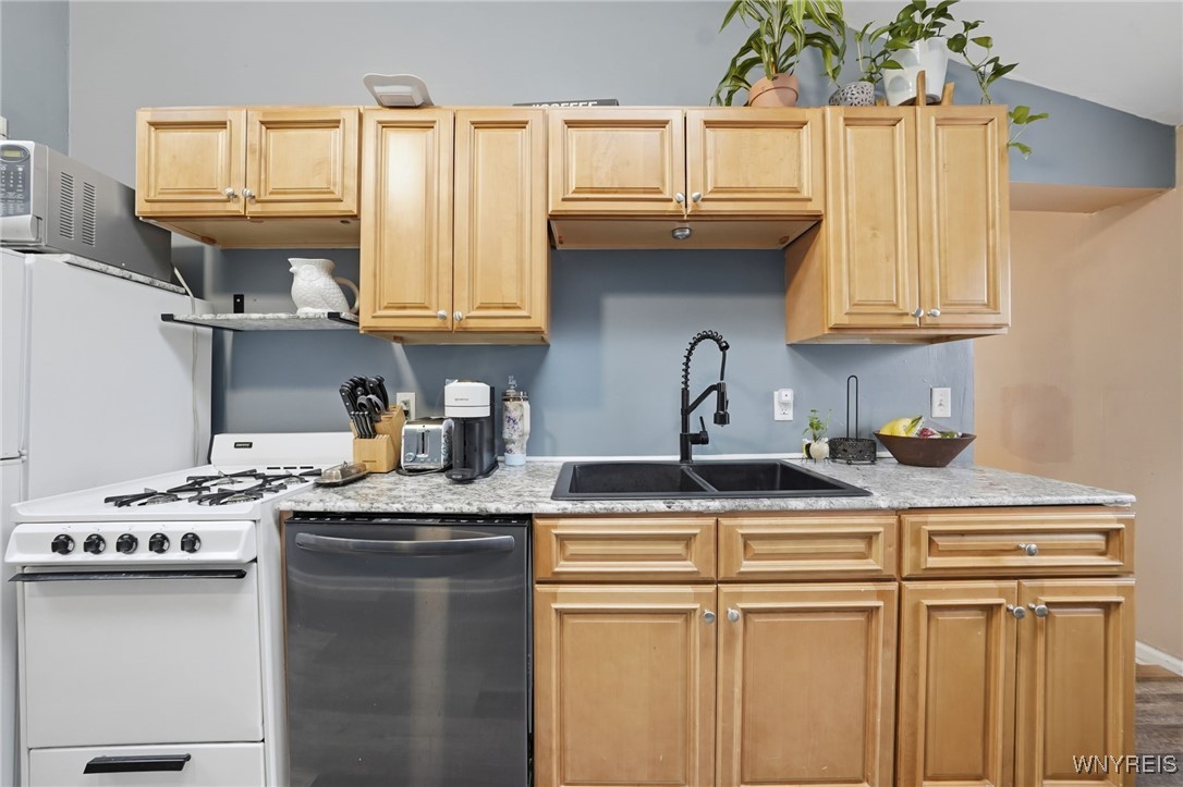 283 West Tupper Street, Unit N Buffalo, NY 14201 - Photo 34 of 44