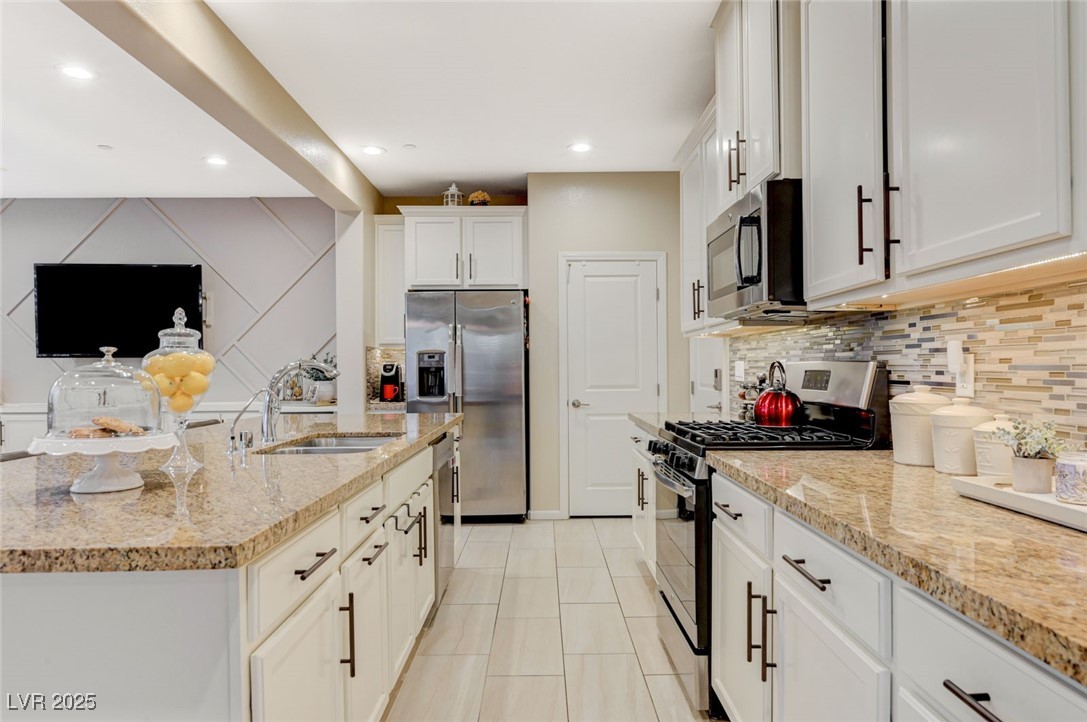 2557 Sable Ridge Street Henderson, NV 89044 - Photo 8 of 43