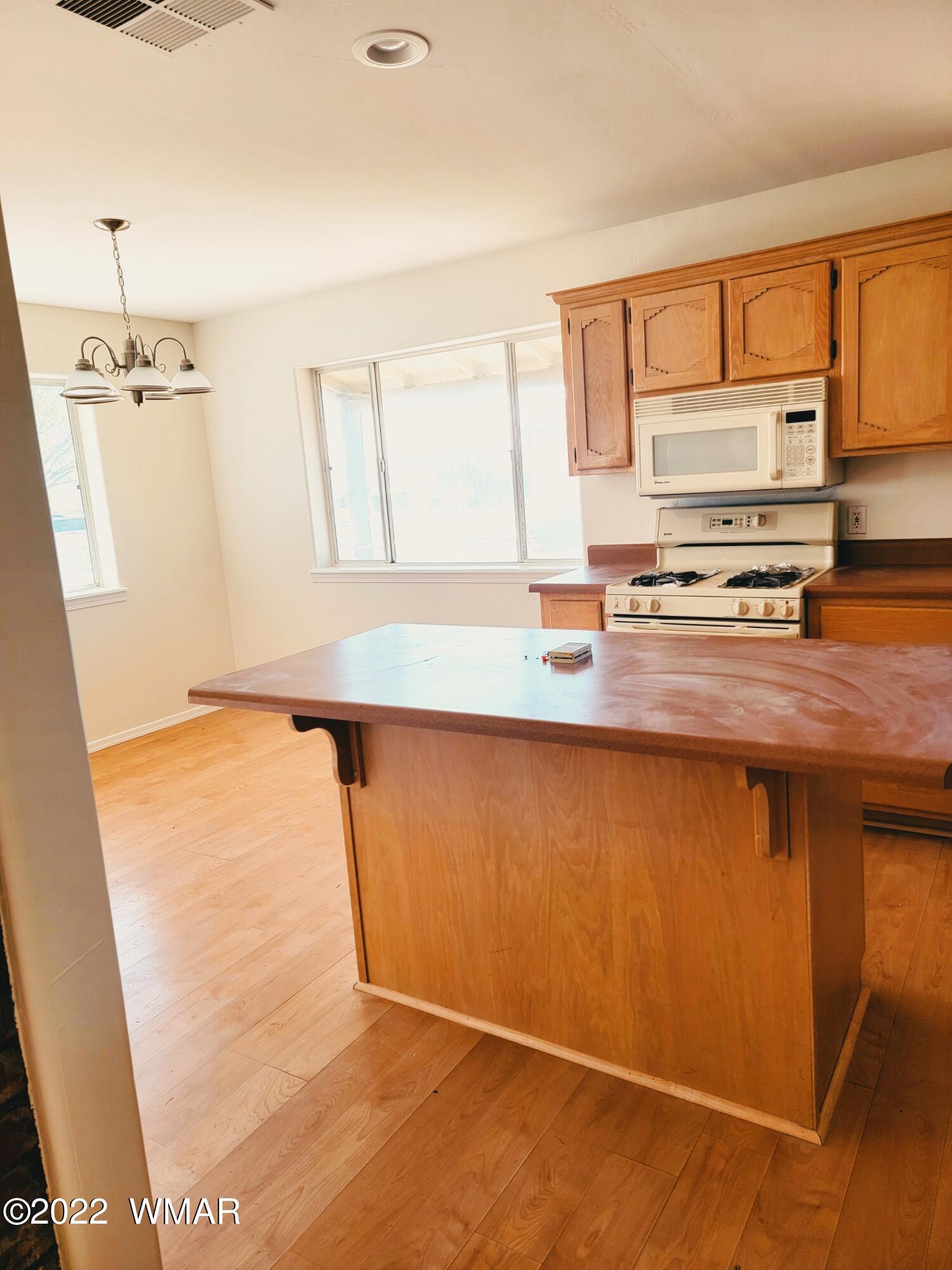 2661 Bordon Ranch Road Show Low, AZ 85901 - Photo 8 of 45 Gallery Image 8