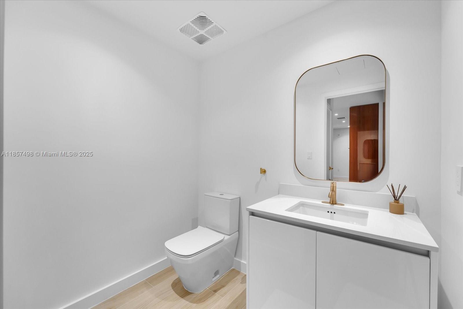 2678 Tigertail Avenue, Unit 513 Miami, FL 33133 - Photo 24 of 53