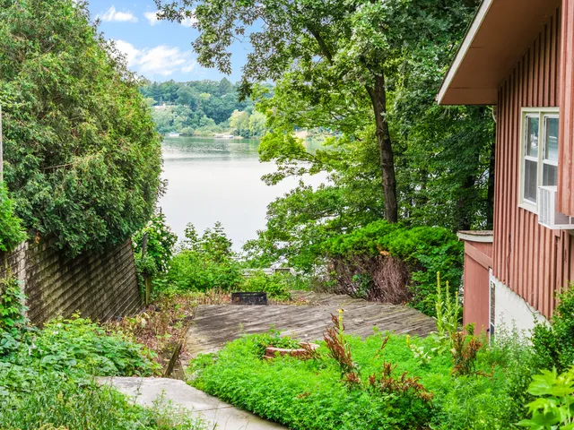 $599,900 | W299S10735 Pickering Drive, Mukwonago, WI 53149