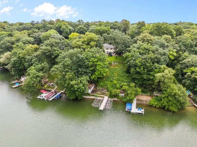 $599,900 | W299S10735 Pickering Drive, Mukwonago, WI 53149