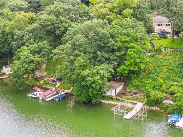 $599,900 | W299S10735 Pickering Drive, Mukwonago, WI 53149