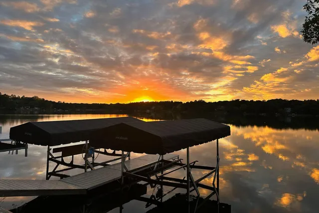 $599,900 | W299S10735 Pickering Drive, Mukwonago, WI 53149