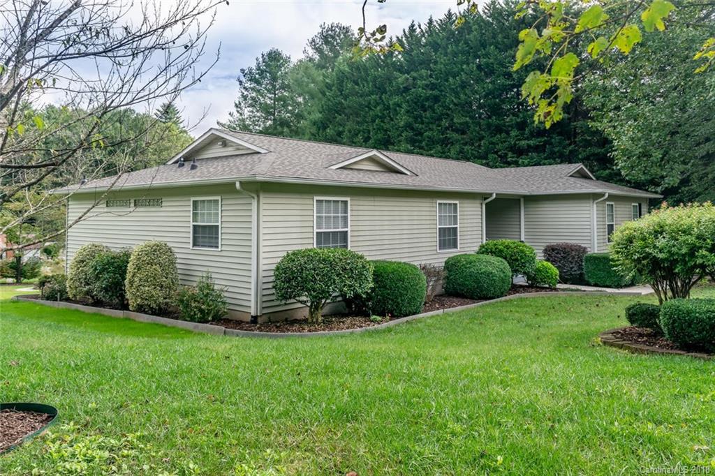 60 Bowman Ridge Road Hendersonville, NC 28739 - Photo 4 of 36