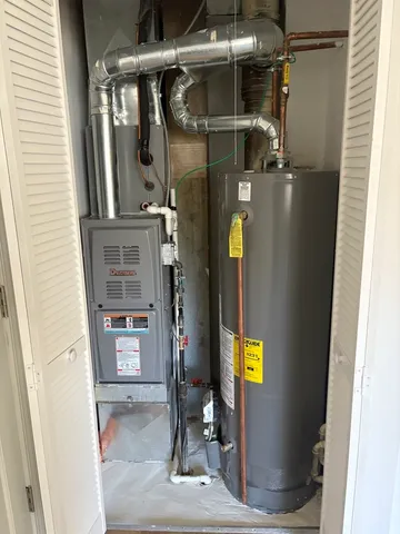 $1,950 | 230 Wethington Drive, Unit C, Wauconda, IL 60084