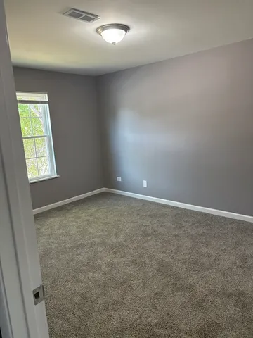 $1,950 | 230 Wethington Drive, Unit C, Wauconda, IL 60084