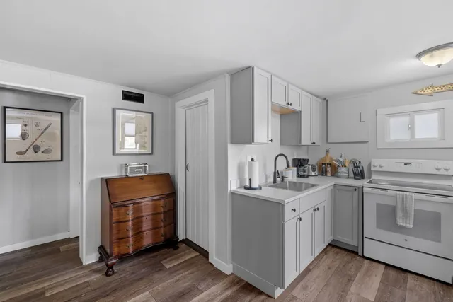 $2,100 | 31 Water Street, Unit 5, Bradford, NH 03221