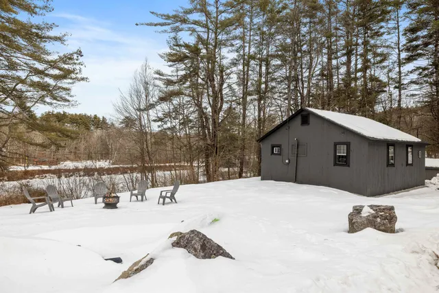 $2,100 | 31 Water Street, Unit 5, Bradford, NH 03221
