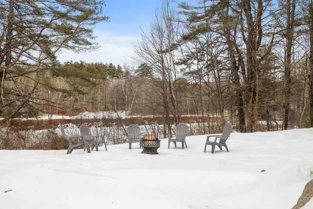 $2,100 | 31 Water Street, Unit 5, Bradford, NH 03221