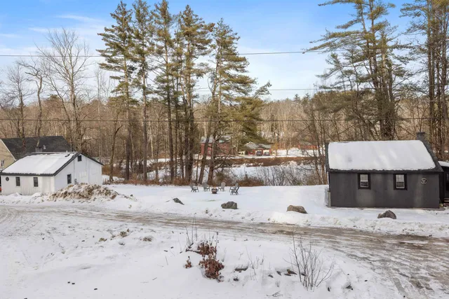 $2,100 | 31 Water Street, Unit 5, Bradford, NH 03221