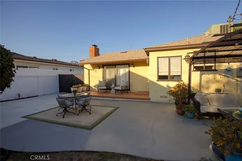 $899,000 | 12762 Willard Street, North Hollywood, CA 91605