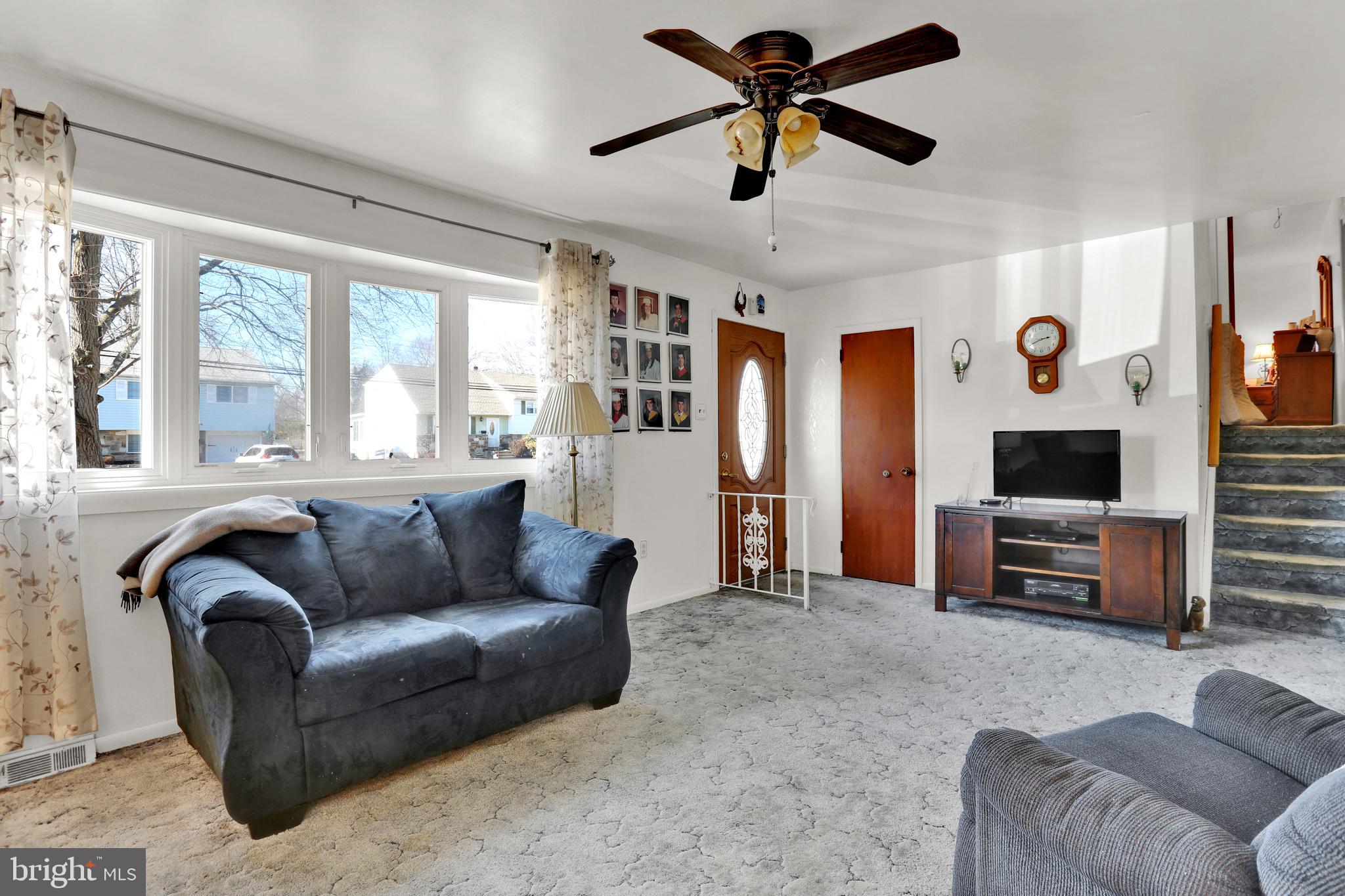 1010 Howard Road Warminster, PA 18974 - Photo 12 of 31 Living Room To Foyer