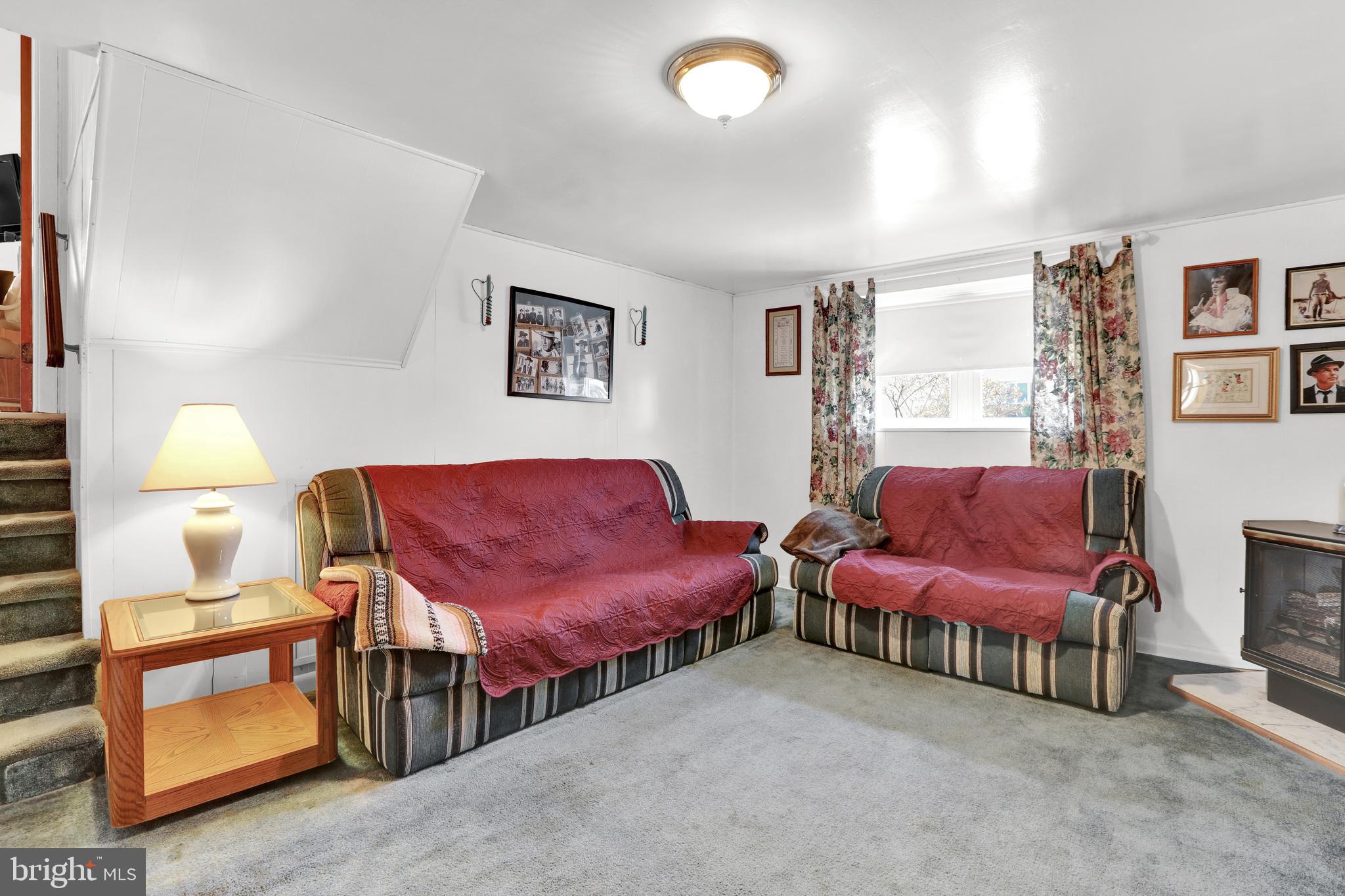 1010 Howard Road Warminster, PA 18974 - Photo 19 of 31 Family Room