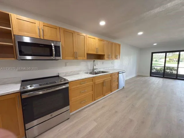 $2,500 | 9001 Jacaranda Lane, Unit 107, Plantation, FL 33324