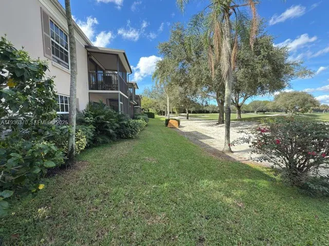 $2,500 | 9001 Jacaranda Lane, Unit 107, Plantation, FL 33324