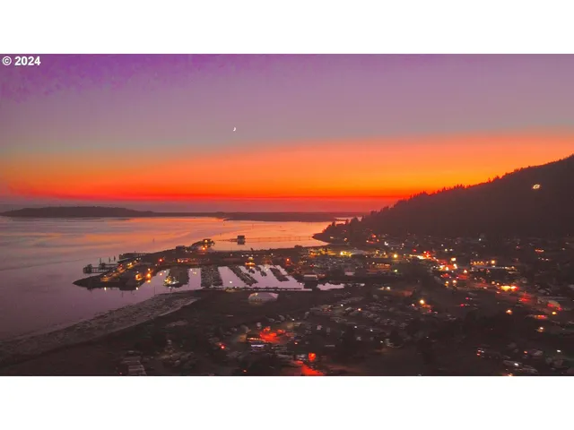 $225,000 | 501 Garibaldi Avenue, Unit 2, Garibaldi, OR 97118