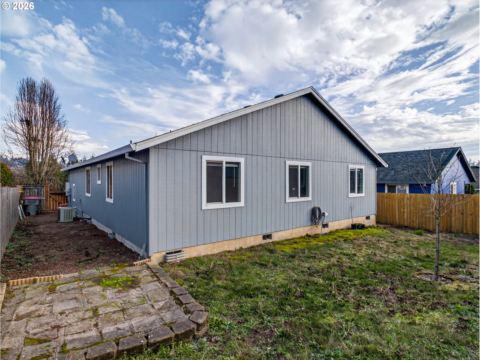 847 Northeast Duniway Road Lafayette, OR 97127 - Photo 26 of 38 a house view with backyard space