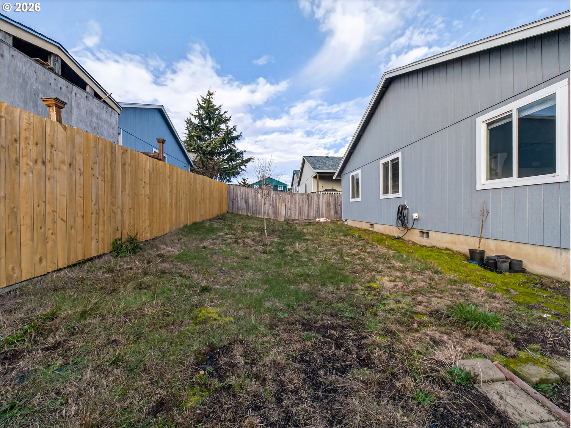 847 Northeast Duniway Road Lafayette, OR 97127 - Photo 27 of 38 a backyard of a house