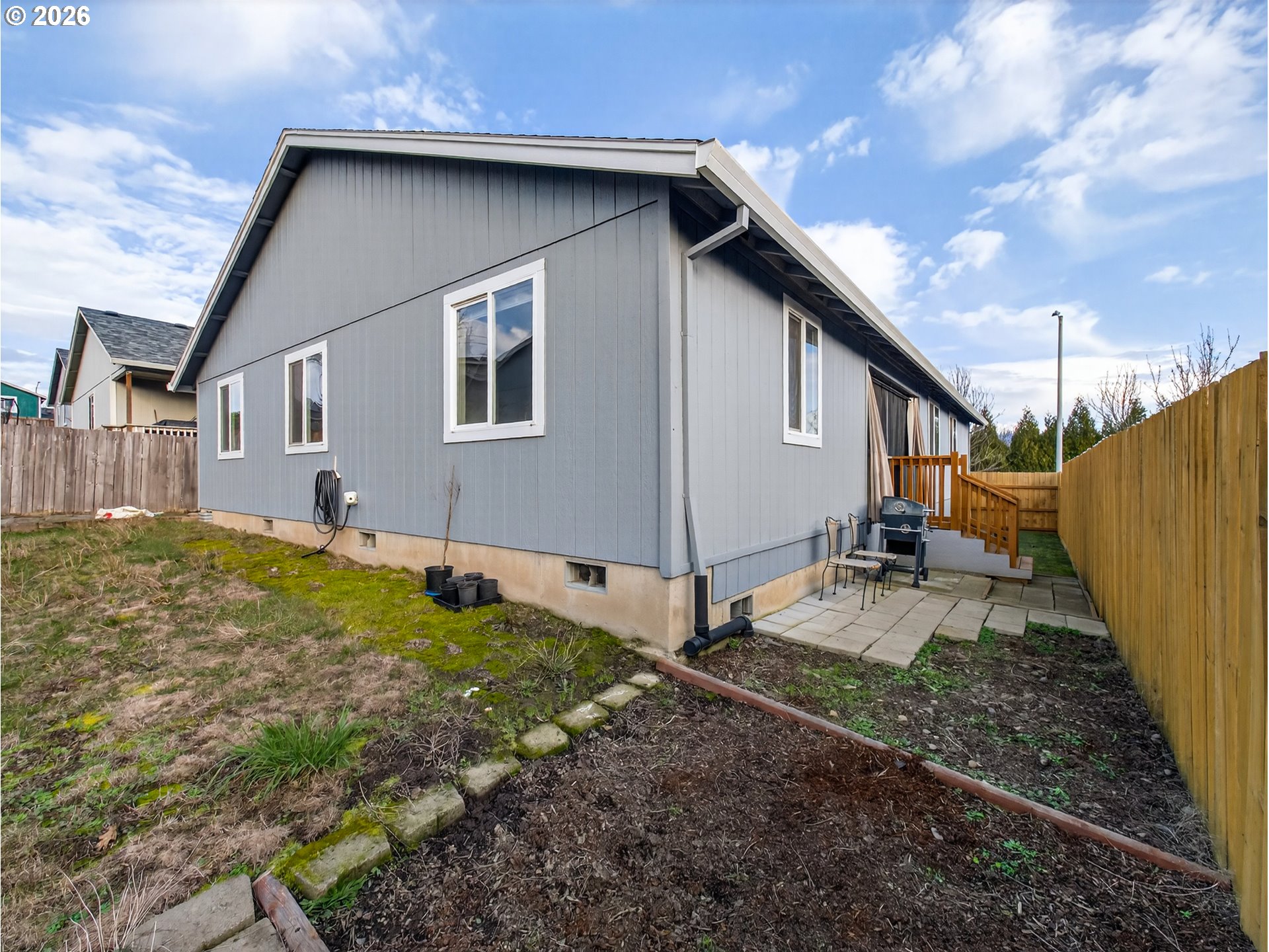 847 Northeast Duniway Road Lafayette, OR 97127 - Photo 28 of 38 a house view with backyard space